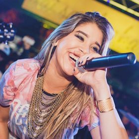 JULIA VIVO BEM CANTANDO JULIA VIVO BEM CANTANDO